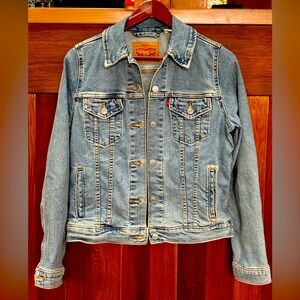 Levi's Classic Blue Denim Jacket with Silver Buttons